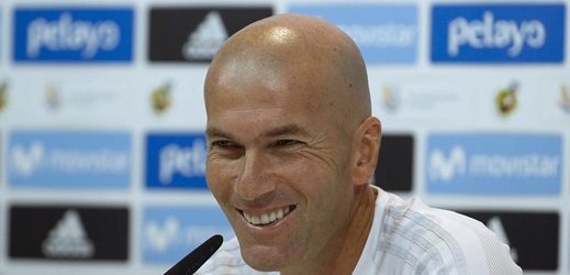 Bývalý fotbalista Zinédine Zidane zůstane v Realu Madrid až do roku 2020.