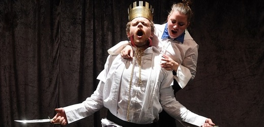 Olomoucké Divadlo Tramtarie připravilo hru s názvem Kabaret nahatý Shakespeare.