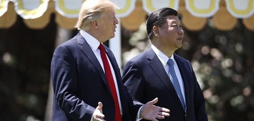 Prezidenti USA a Číny.