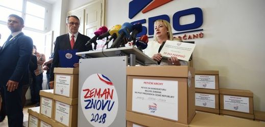 Ivana Zemanová na tiskové konferenci.