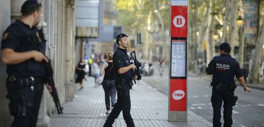 Policisté v Barceloně. 