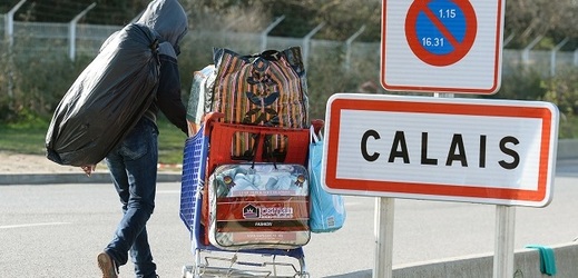 Uprchlický tábor v Calais.