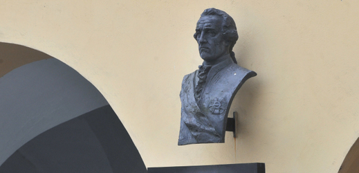 Busta generála Gideona Ernsta von Laudona v Novém Jičíně.