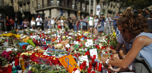 Památník obětem útoku v Barceloně.