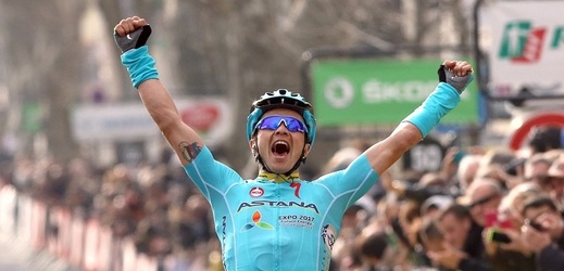 Cyklista Alexej Lucenko vyhrál kopcovitou pátou etapu Vuelty (ilustrační foto).