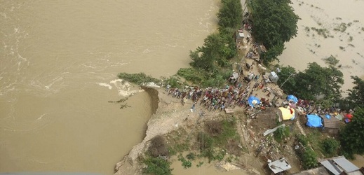 Sever Indie postihly mohutné záplavy.