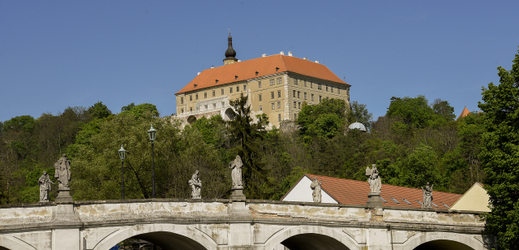 Pohled na zámek v Náměšti nad Oslavou.