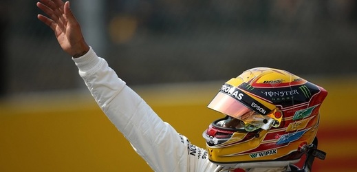 Lewis Hamilton po vítězství v kvalifikaci na VC Belgie.