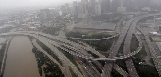 Prázdná dálnice, Houston.