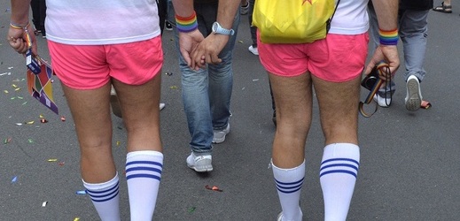 Homosexuálové jsou v Německu placeni hůře než heterosexuální muži (ilustrační foto).
