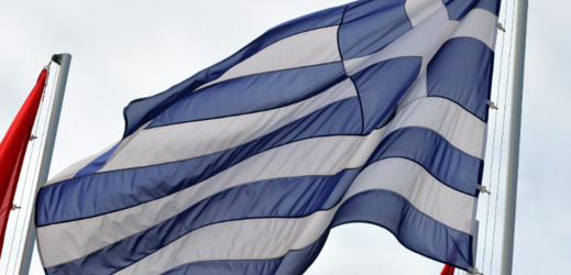 Řecká vlajka (ilustrační foto).