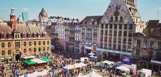 Největší bleší trh Evropy v Lille.