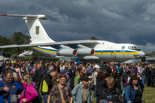 Na snímku je transportní letoun IL-76 z Ukrajiny.