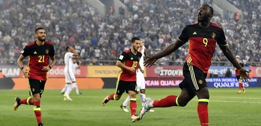 Fotbalisté Belgie se radují z postupu na světový šampionát. 