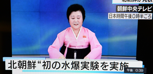 Uvaděčka zpráv Ri Čon-hui je televizní tváří Severní Koreje. 