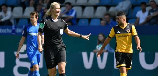 Bibiana Steinhauserová bude jako první žena v historii řídit utkání Bundesligy.