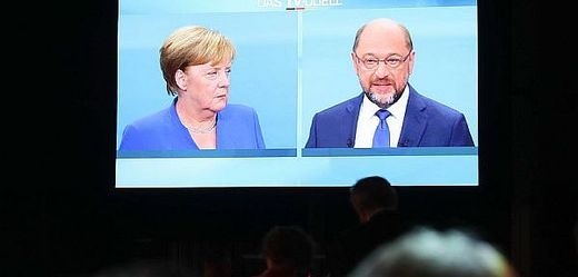 Debata Angely Merkelové (CDU) a Martina Schulze (SPD).