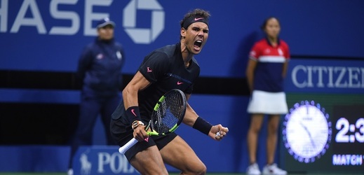 Rafael Nadal se raduje z postupu do finále na US Open.