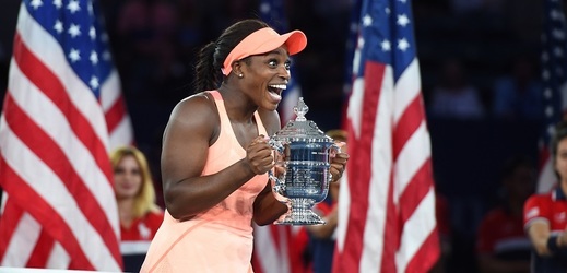 Americká tenistka Sloan Stephensová se raduje ze zisku svého prvního grandslamu na US Open.