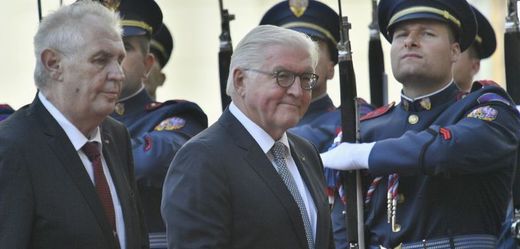 Český prezident Miloš Zeman (vlevo) a německý prezident Frank-Walter Steinmeier.