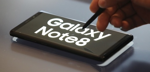 Firma telefon Galaxy Note 8 představila 23. srpna.