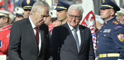 (Zleva) Miloš Zeman a německý prezident Frank-Walter Steinmeier.