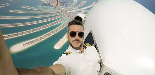 Nebezpečné selfie fotky z oblohy oblétly svět.