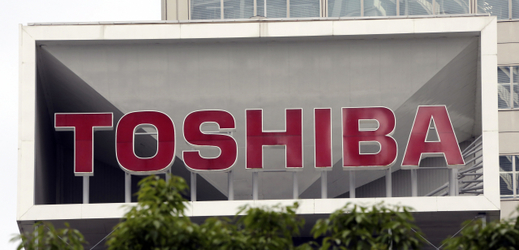 Toshiba chce o čipové divizi jednat hlavně se skupinou fondu Bain.