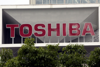 Toshiba chce o čipové divizi jednat hlavně se skupinou fondu Bain.