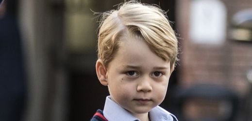 Prince George a jeho první školní den.