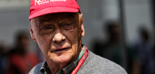 Bývalý mistr světa závodů formule 1 Niki Lauda.
