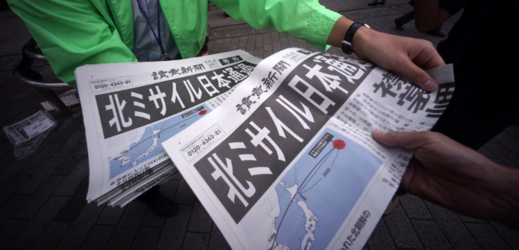 Japonský tisk informuje o raketovém testu KLDR. 