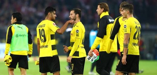 Fotbalisté Dortmundu po vítězství nad Kolínem.