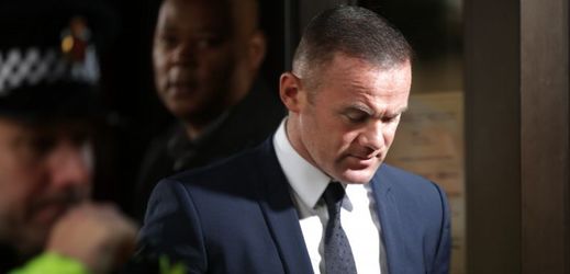 Wayne Rooney od soudu odešel s dvouletým zákazem řízení.