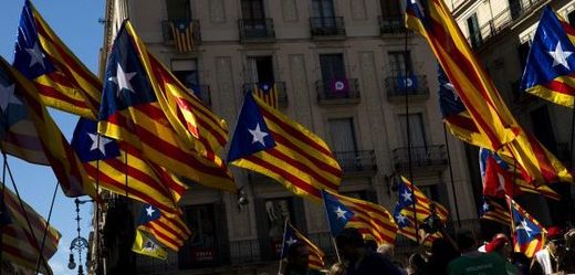 Protesty na podporu referenda o nezávysloti Katalánska.