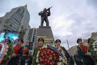 Odhalení památníku Kalašnikovovi v Moskvě.