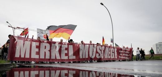 Protest proti kancléřce Merkelové, Berlín.