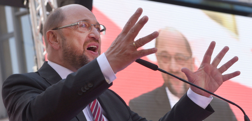 Martin Schulz zakončuje předvolební kampaň v Cáchách.