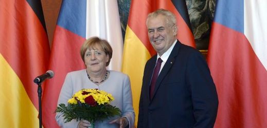 Kancléřka Angela Merkelová a prezident Miloš Zeman.