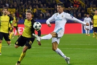 Cristiano Ronaldo vstřelil v Dortmundu dvě branky.