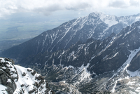 Pohled z Lomnického štítu na vrcholy Vysokých Tater.