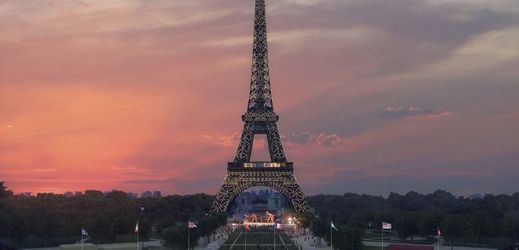 Eiffelovova věž v Paříži.
