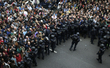 Španělská policie bránila hlasování Katalánců o referendu.
