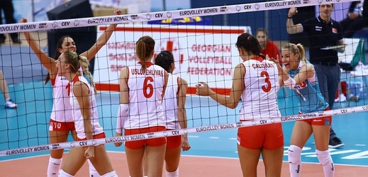 Srbské volejbalistky se radují z postupu do finále mistrovství Evropy.