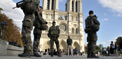 Francouzské bezpečnostní jednotky.