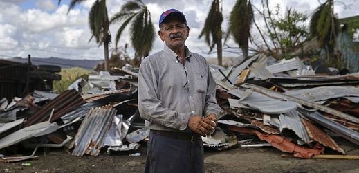 Portoriko má 3,4 milionu obyvatel. Mnohým z nich po hurikánu stále chybí základní potřeby, včetně potravin. Hurikán zničil energetickou síť, přístup k tekoucí vodě má jen necelá půlka obyvatel. Na ostrově je nedostatek pohonných hmot.