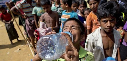 V Bangladéši je v současnosti odhadem 809 tisíc Rohingů, kteří uprchli před násilnostmi a pronásledováním v Barmě.
