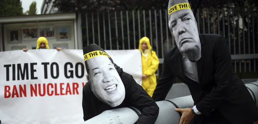 Protest aktivistů ICAN proti sporu USA a Severné Koreje.