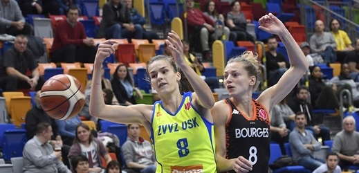 Basketbalistky ZVVZ USK Praha začaly novou sezonu Evropské ligy domácí výhrou 64:61 nad Bourges.