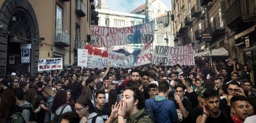 Studentské protesty v italské Neapoli.